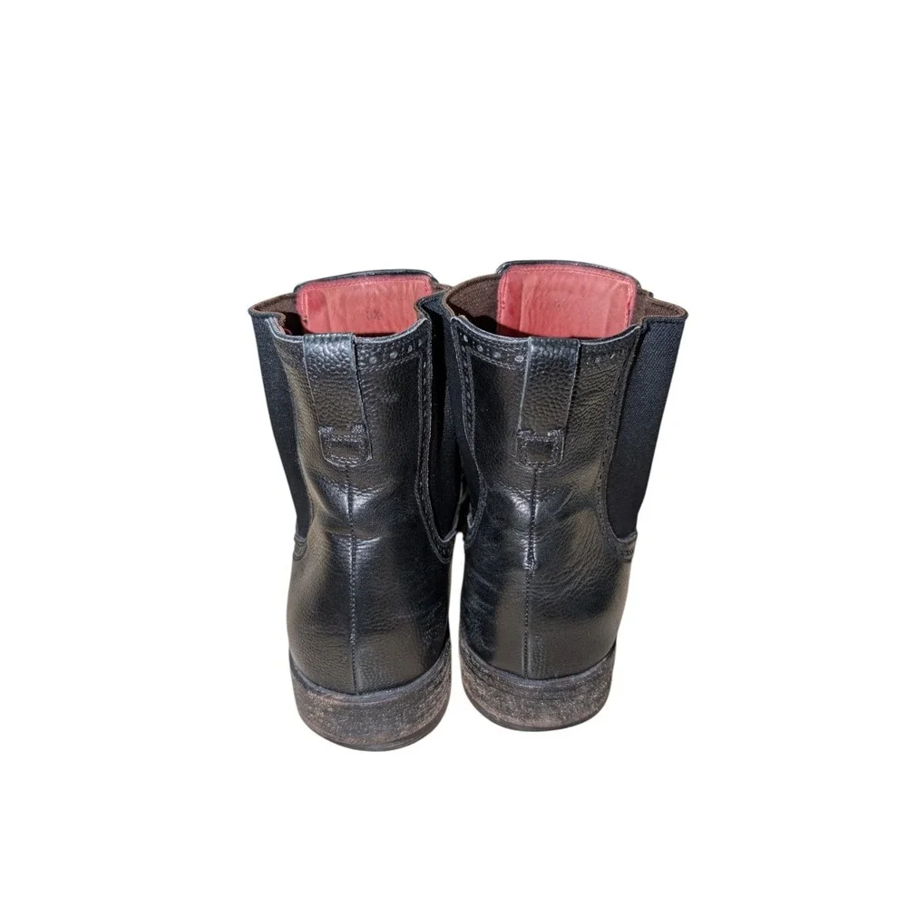 ERMENEGILDO ZEGNA Black leather cap toe Chelsea boots size 8.5 US